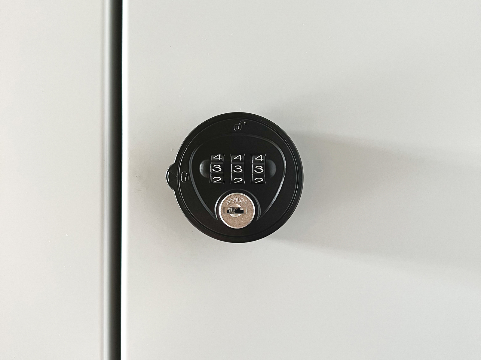 Zahlenschloss A170  (wird lose beigelegt)