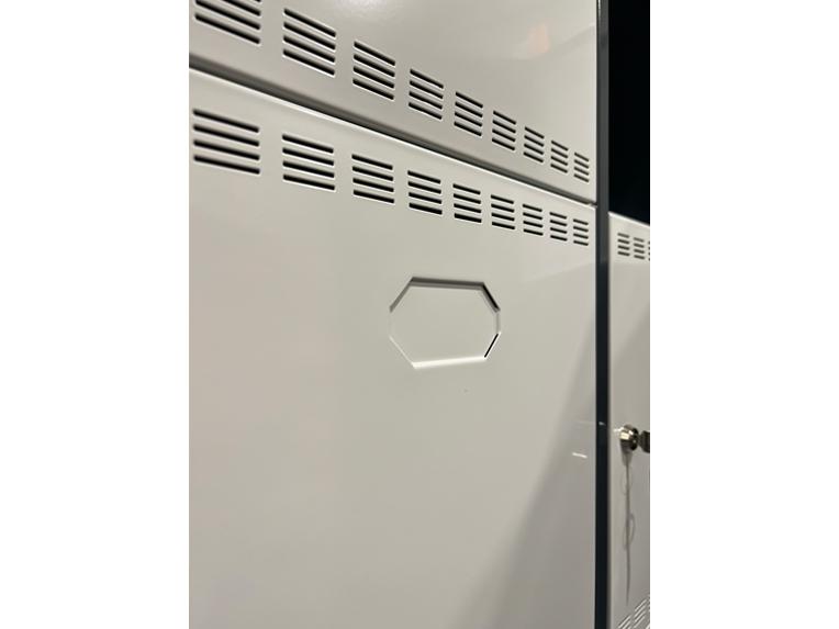 Schließfachschrank 8 Fächer mit Elektrifizierung