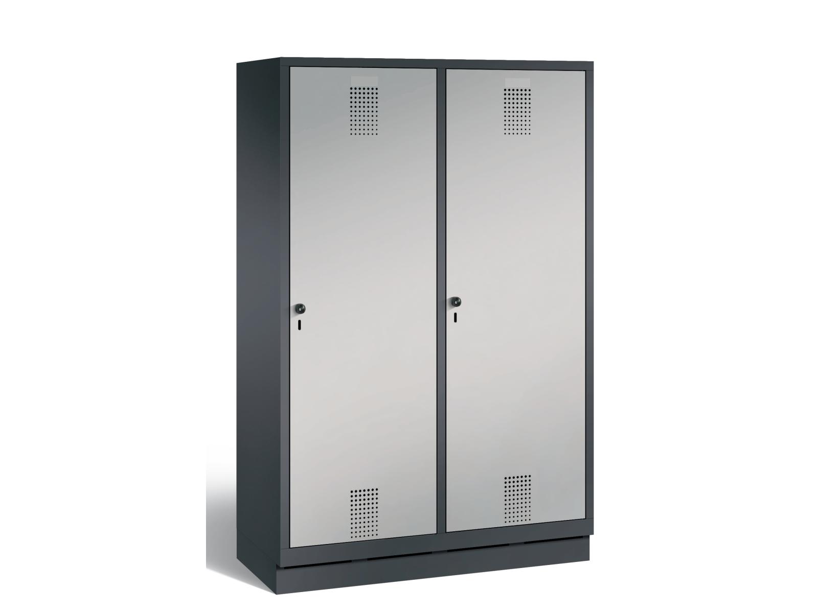 Spind nach Arbeitsstättenrichtlinien S3000 Evolo - für 2 Personen 4x300mm Abteilbreite