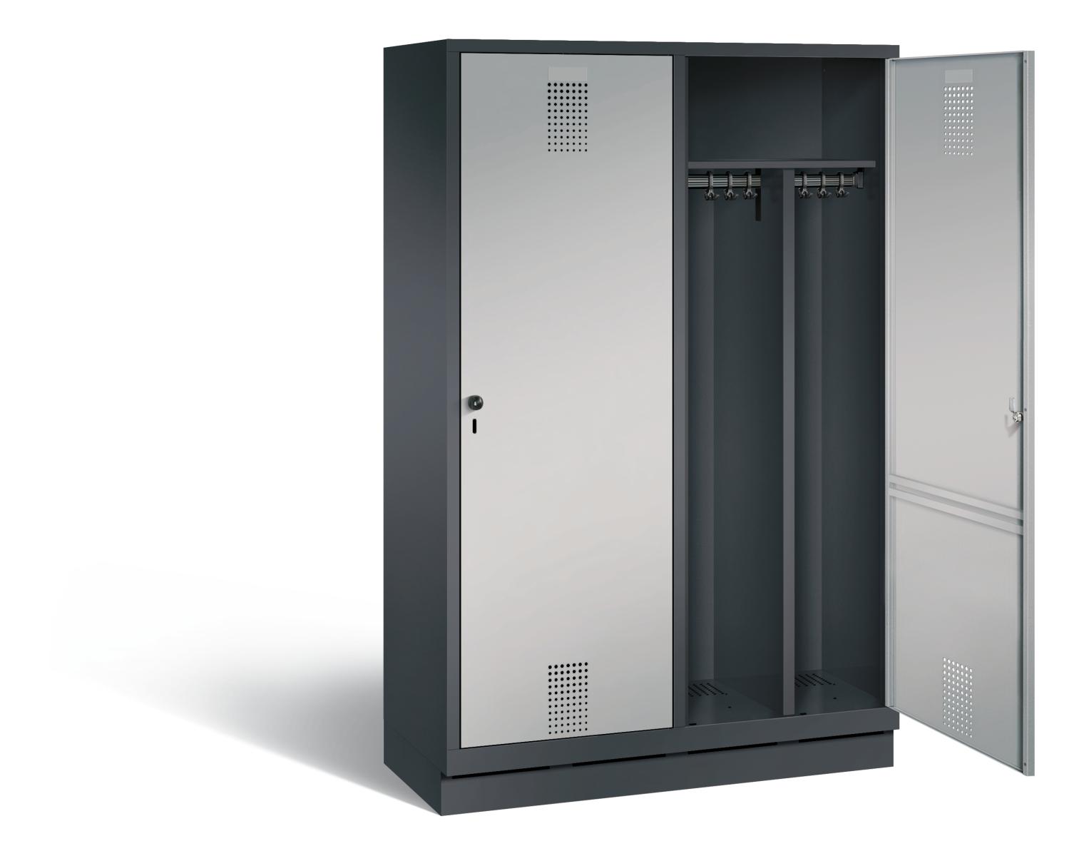 Spind nach Arbeitsstättenrichtlinien S3000 Evolo - für 2 Personen 4x300mm Abteilbreite