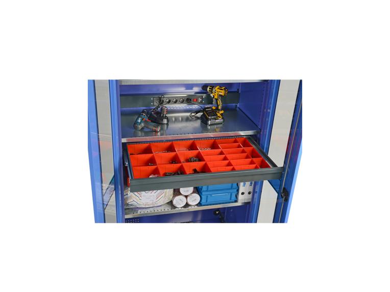 Flügeltürschrank mit Elektrifizierung