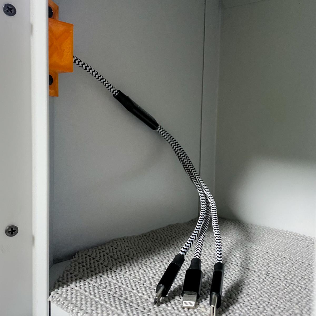 Multi (lightning / Micro USB / Type C)